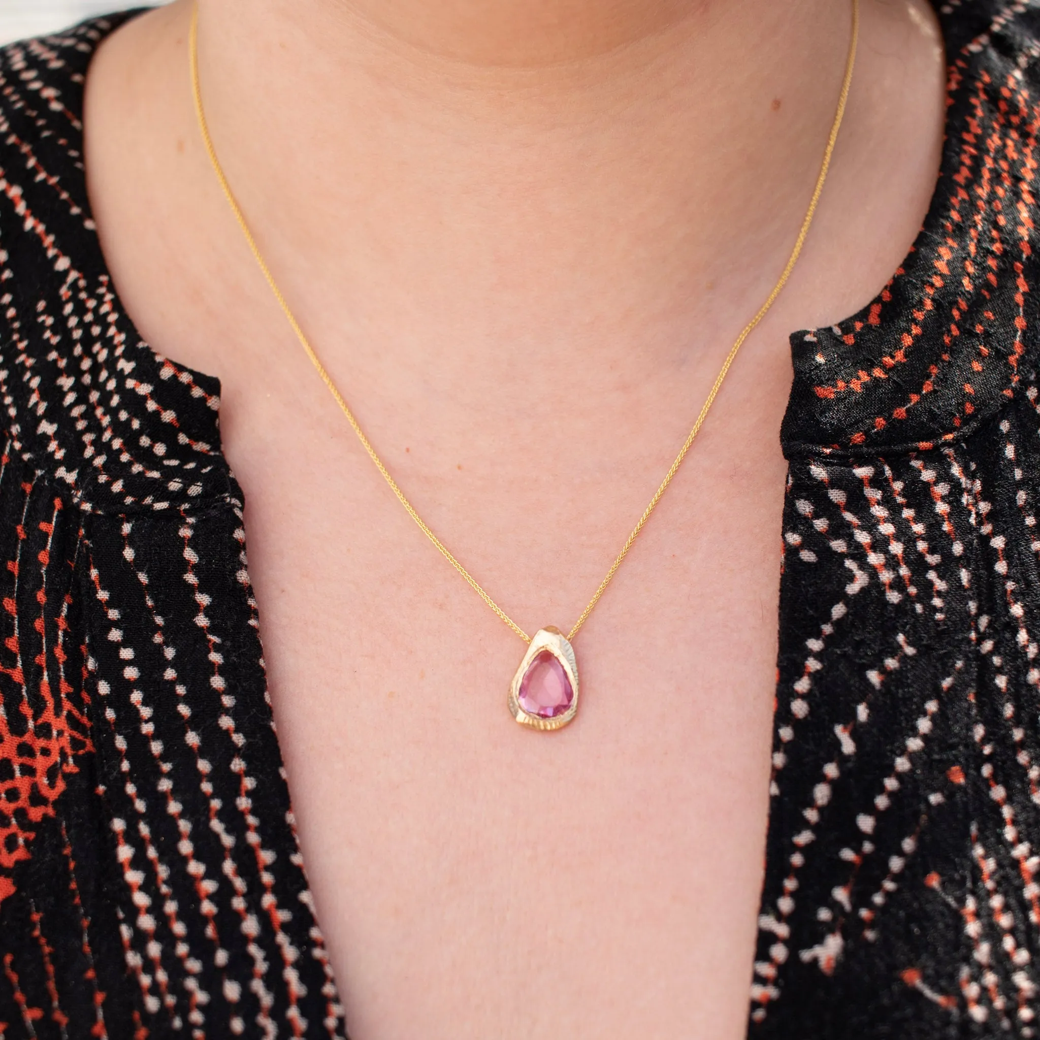 18K Freeform Slider Necklace in Pink Sapphire