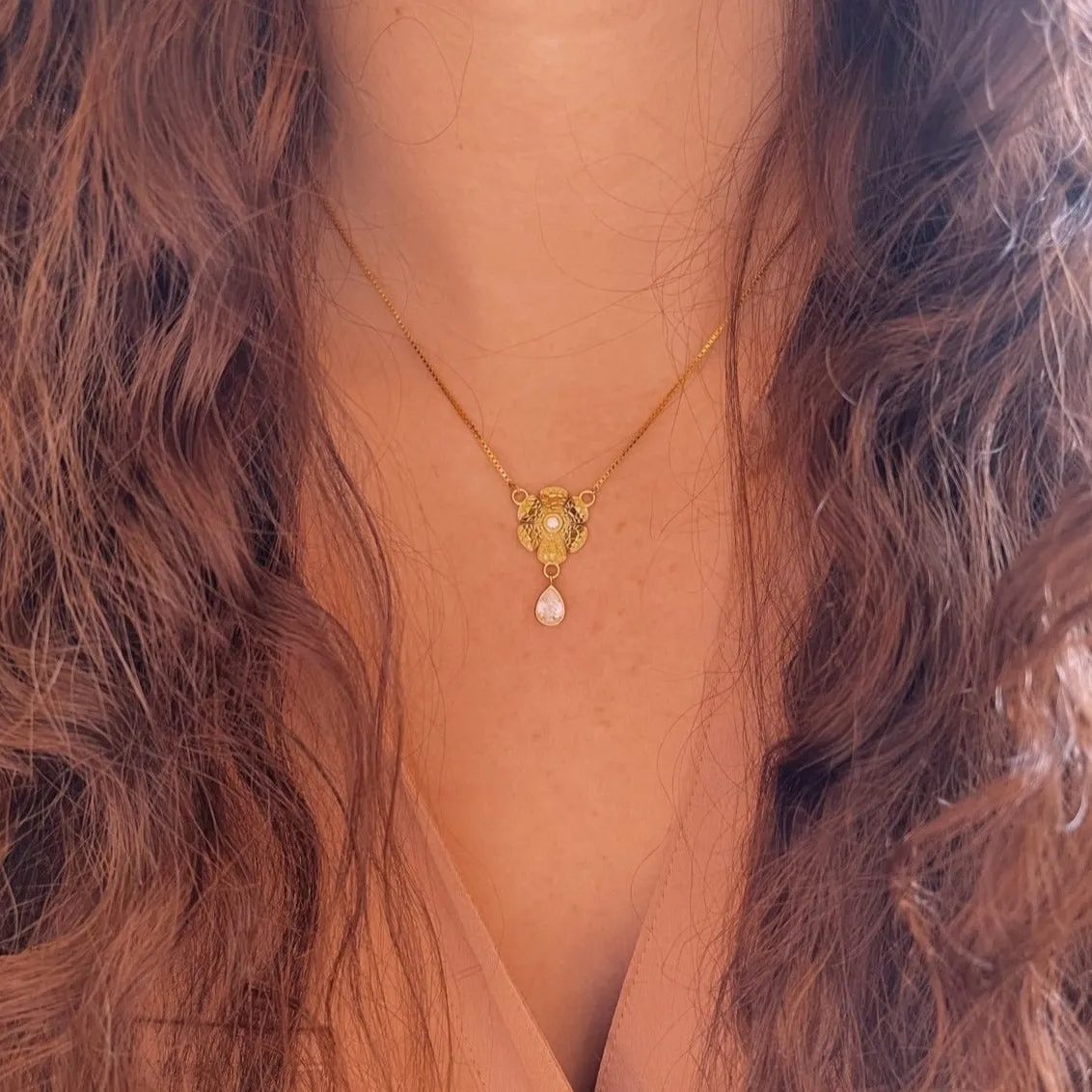 Collette Pear Daisy Necklace