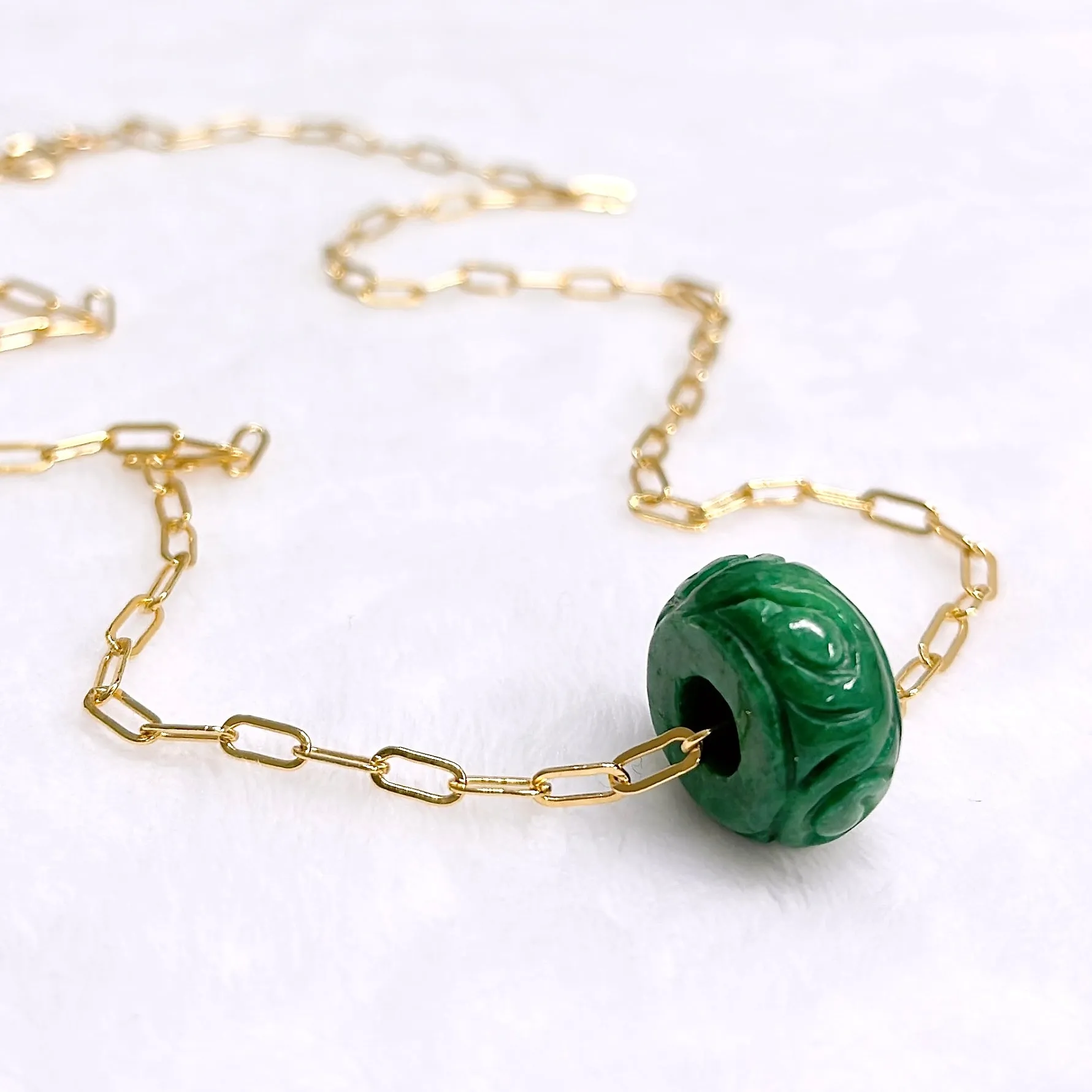 Necklace KEIKE - carved jade bead