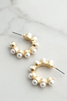 Pearls gold tone hoops