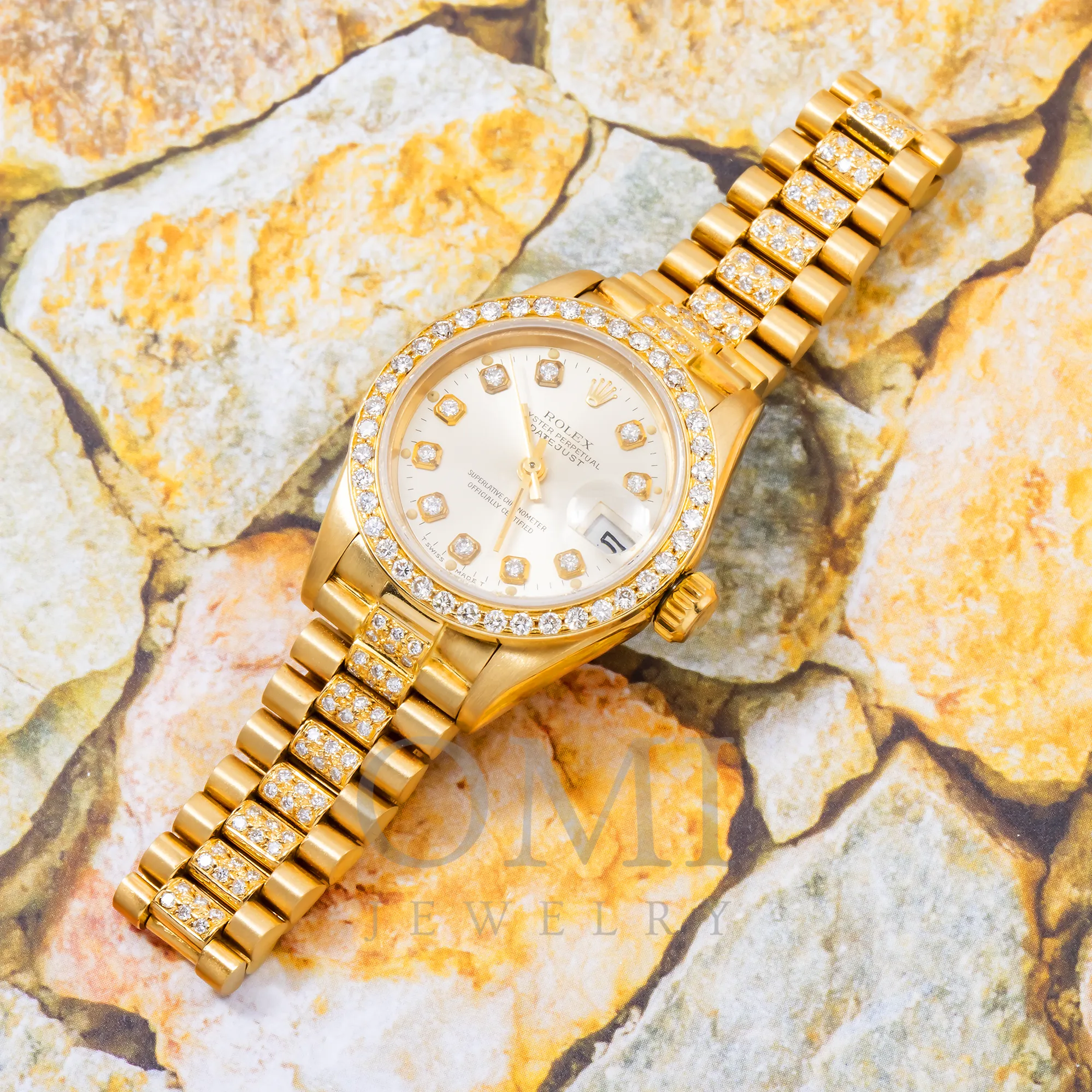 Luxury Rolex Lady-Datejust 26mm Diamond Watch - Silver Diamond Dial with Yellow Gold Semi-Diamond Jubilee Bracelet (Model 69178)